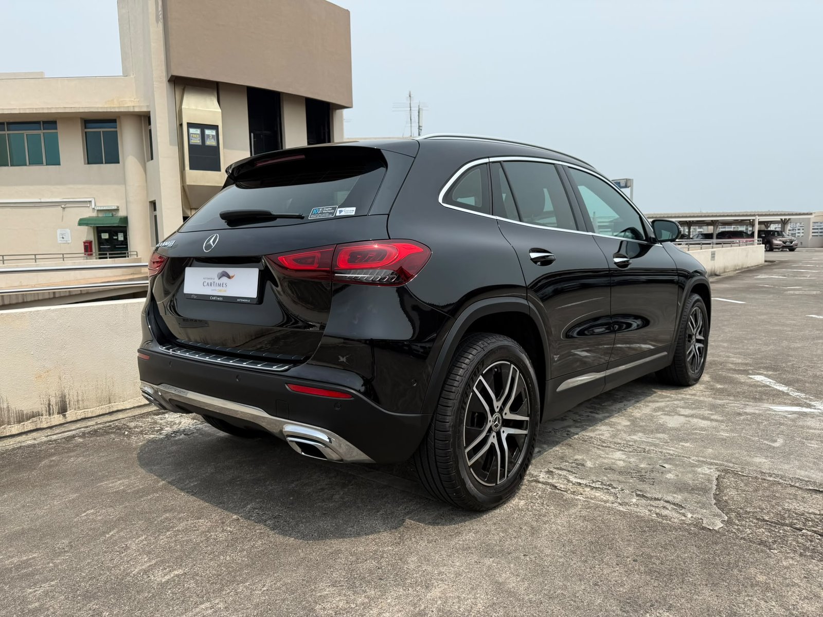 Mercedes-Benz GLA180 Progressive photo 2